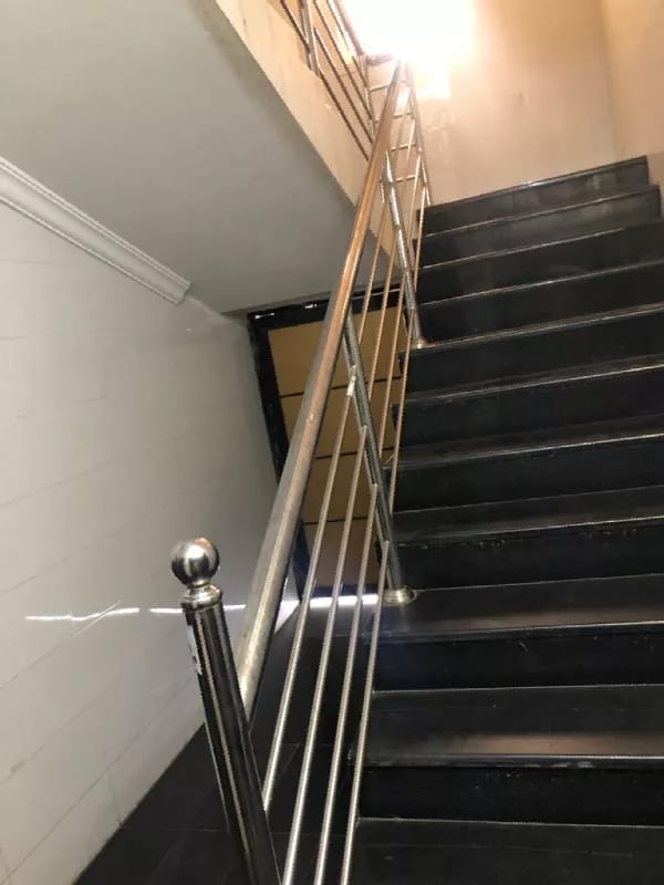 قواطع زجاجية