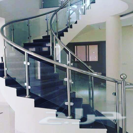 مشروع من أعمال زجاج وسكريت والمنيوم واستريكشر